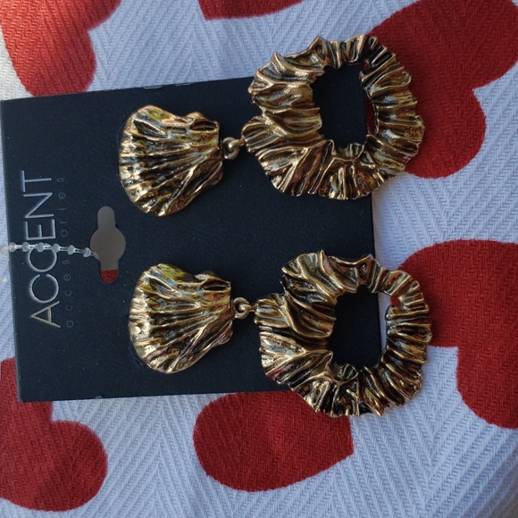 $1 Fashion Earrings *U4 - Picture 2 of 4